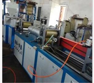 Κίνα Η θερμότητα PVC συρρικνώνεται την επίπεδη φγμένη δύναμη μηχανών μηχανών 5.5KW εξώθησης ταινιών σωληνώσεων εργοστάσιο
